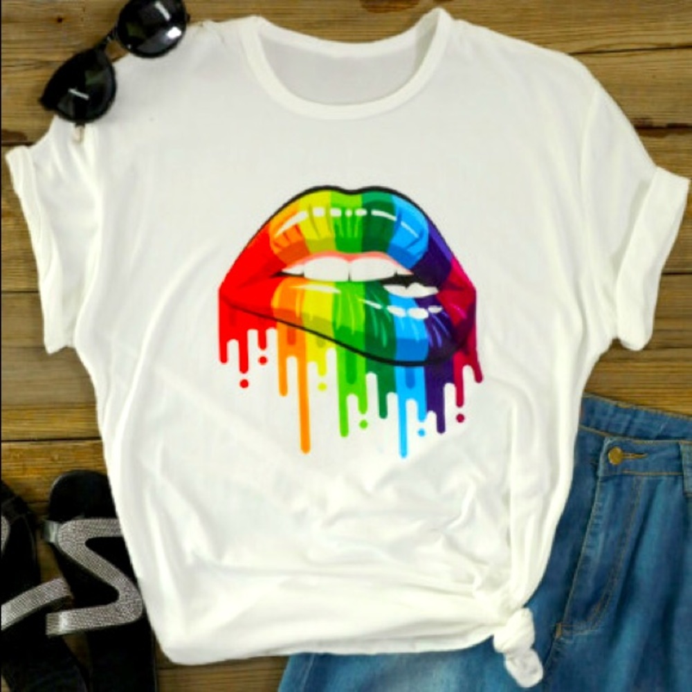 PRIDE 🌈 Women’s Tee BRAND NEW 🌟